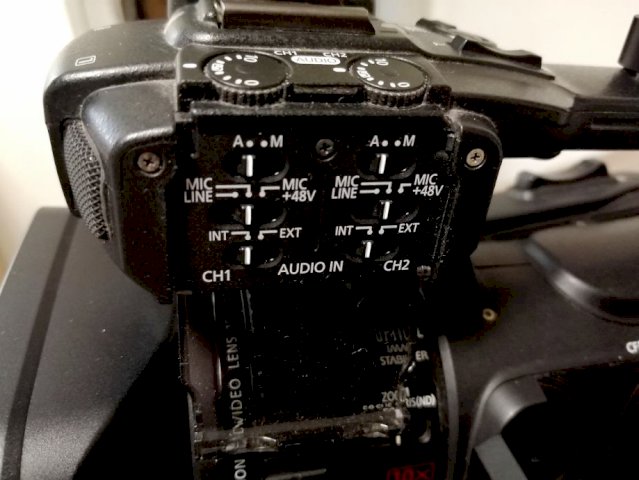 Canon xf100 digitalna video kamera