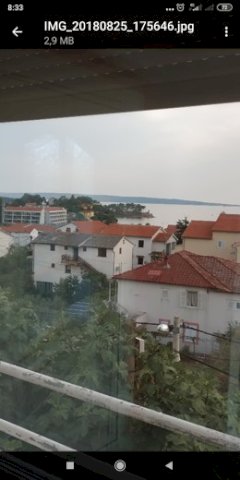 apartman u kući na rabu sa prekrasnim pogledom