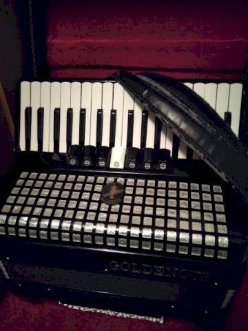 Harmonika GoldenCup 72 basa