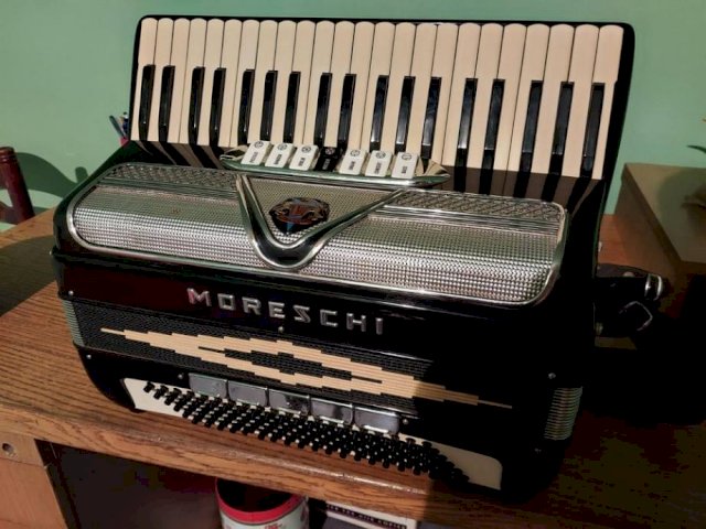 Harmonika Moreschi 120 basova