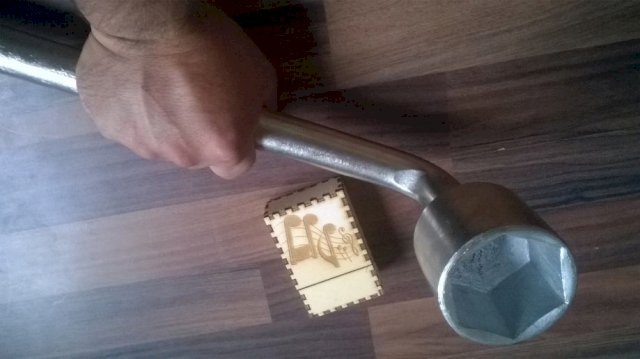 Nasadni kljuc SW50 (50 mm matica!) poluga je 700m