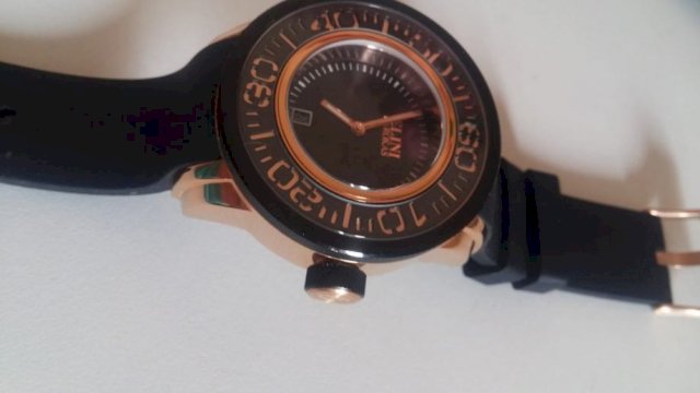 Sat Elini Barokas , Swiss made **** novo