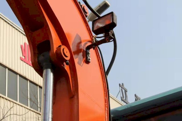 bager 6t sa pikamerom 350kg