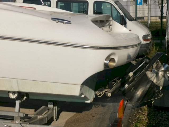 bayliner 2452.7,49 m,uređen,formula, motor mercu