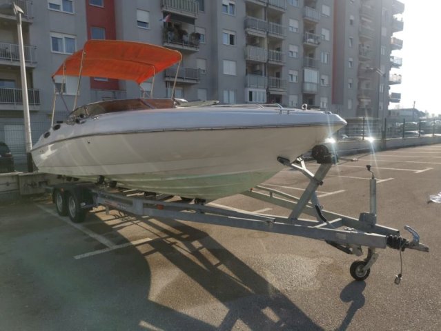 bayliner 2452.7,49 m,uređen,formula, motor mercu