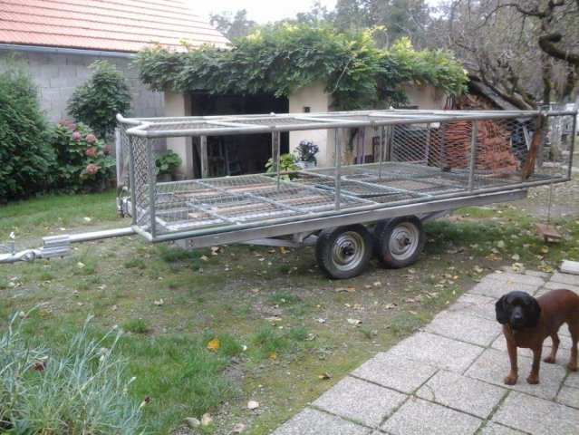 Pčelarska auto prikolica za 32 LR ili AŽ košni