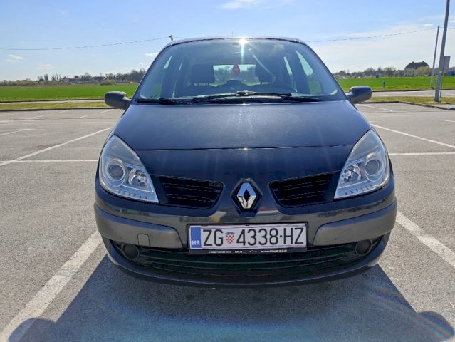 Renault Scenic 1,5 dCi Redizajn . Klima .