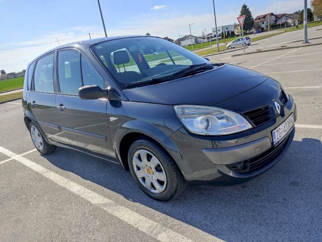 Renault Scenic 1,5 dCi Redizajn . Klima .
