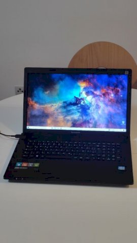 Lenovo G700 - 17.3 ' - i5 / SSD