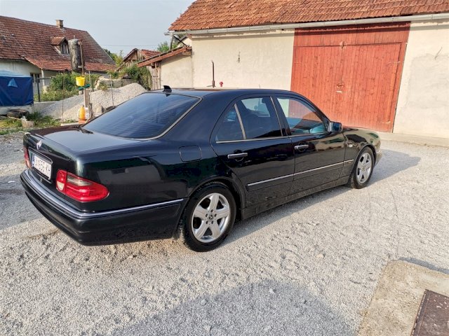 Mercedes-Benz E-klasa E230