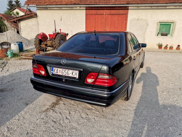 Mercedes-Benz E-klasa E230