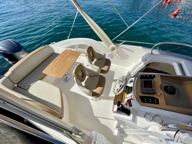 Sessa Key largo KL 27 OUTBORD