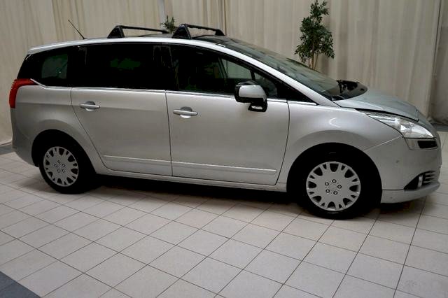 Peugeot 5008 1,6HDi Business