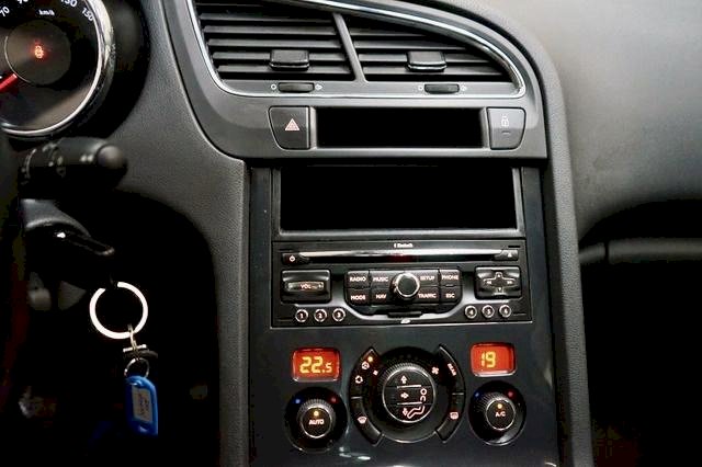 Peugeot 5008 1,6HDi Business