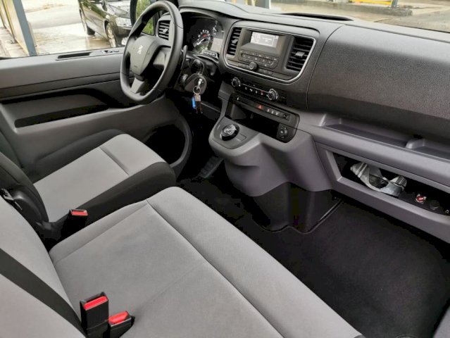 Peugeot Traveller 1,5 BlueHDI automatik