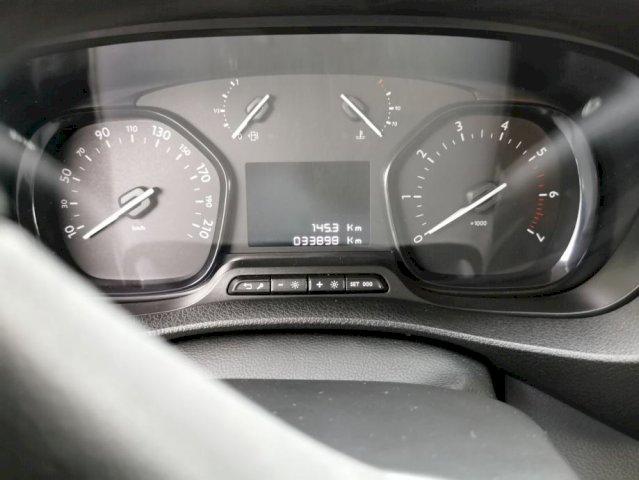 Peugeot Traveller 1,5 BlueHDI automatik