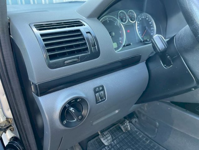 VW Sharan 1,9 TDI * REG DO 09/22 * ALU 16 * 7