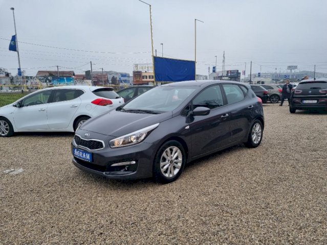 Kia Ceed 1,6 CRDi*REDIZAJN*NAVIGACIJA*R.KAMERA*