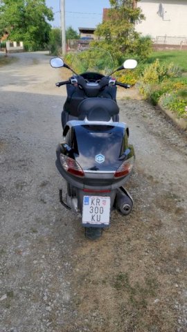 Piaggio MP3 250 cm3 RL, 2009 god.
