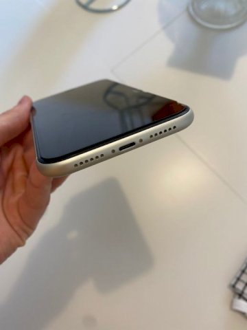 iPhone 11 STANJE 10/10 - SAMO ZAMJENA ZA iPhone 1