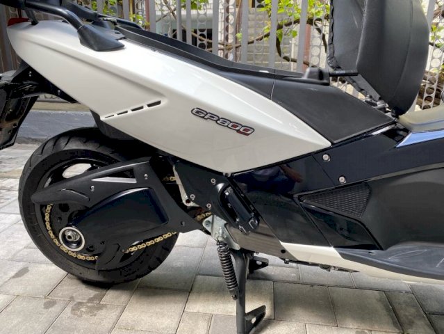 Gilera GP 800 839 cm3, 2012 god.