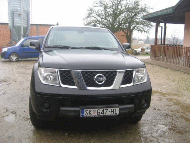 Nissan Pathfinder 2,5 dCi SE