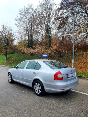 Škoda Octavia 1,6 TDI SERVISNA ŠKODA HR.AUTO...