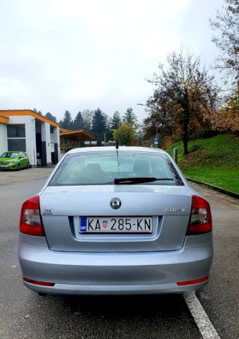 Škoda Octavia 1,6 TDI SERVISNA ŠKODA HR.AUTO...