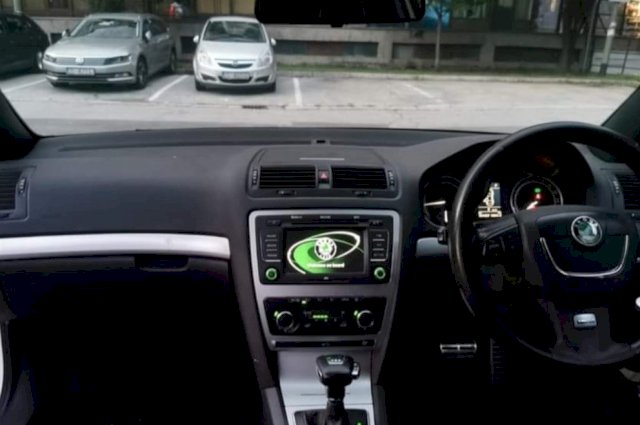 Škoda Octavia Combi 2.0TDI DSG F1 vRS