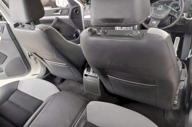 Škoda Octavia Combi 2.0TDI DSG F1 vRS