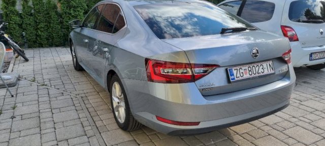 Škoda Superb 1,6 TDI DSG FULL OPREMA