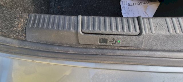 Škoda Superb 1,6 TDI DSG FULL OPREMA