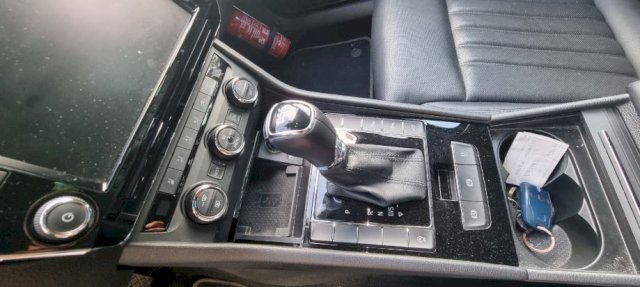 Škoda Superb 1,6 TDI DSG FULL OPREMA