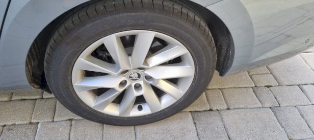 Škoda Superb 1,6 TDI DSG FULL OPREMA