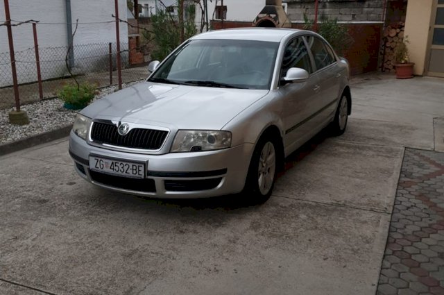 Škoda Superb 2.0 TDI, 130 KS, Full oprema