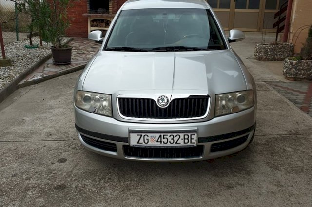 Škoda Superb 2.0 TDI, 130 KS, Full oprema