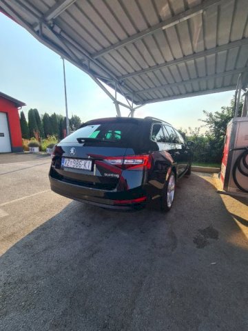 Škoda Superb 2,0 TDI DSG+F1