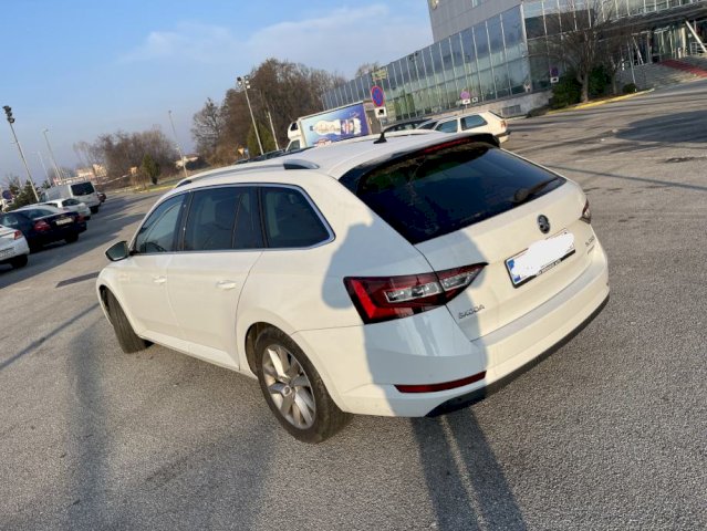 Škoda Superb Combi 1,6 TDI Bi-Xenon