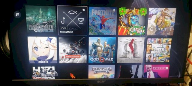 PlayStation 5 sa 111PS4 i 20 PS5 original igrica