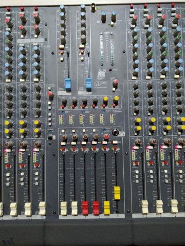 Allen Heath GL 2200.