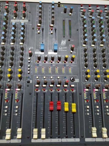Allen Heath GL 2200.