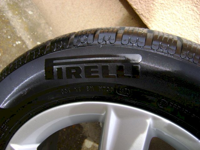 Alu felge AUDI 16'' sa zimskim gumama PIRELLI
