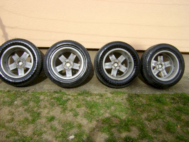 Alu felge AUDI 16'' sa zimskim gumama PIRELLI