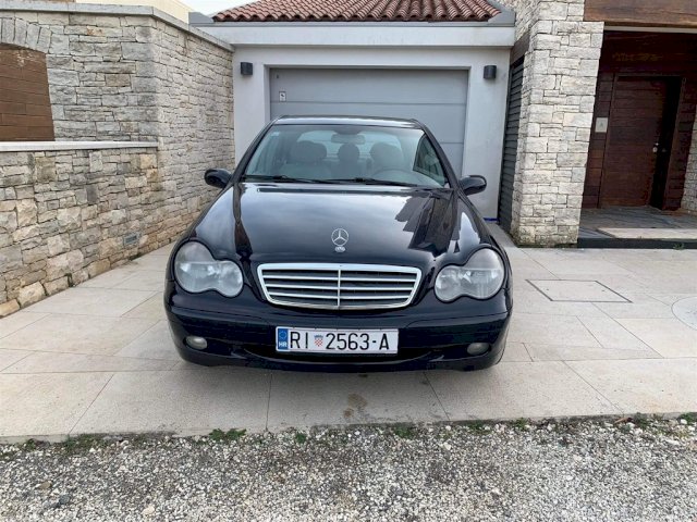 Mercedes-Benz E-klasa 220 CDI