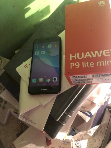 Mijenjam Huawei p 9 Lite mini za fiksni telefon.
