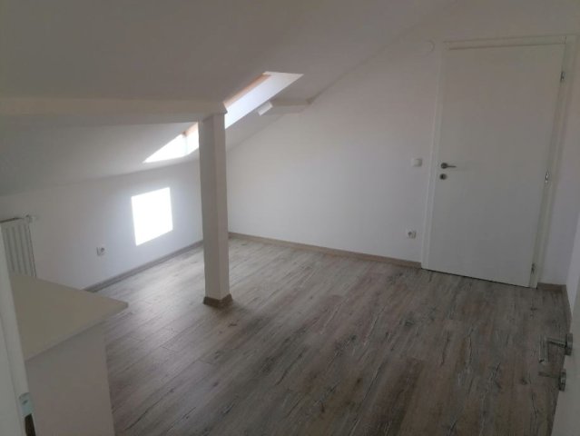 novorenovirani stan u centru Vinkovaca 130m2