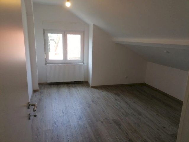 novorenovirani stan u centru Vinkovaca 130m2
