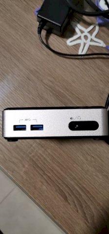 Intel NUC BOX i3, 8 giga rama, 60 gb ssd