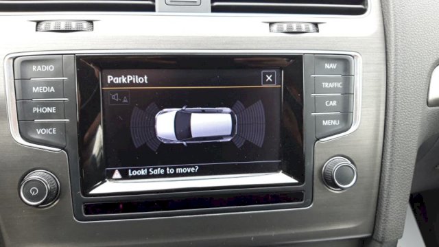 VW Golf 7 1,6 TDI-2014gd.md-NAVIGACIJA-alu