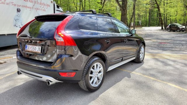 Volvo XC60 AWD D5 2.4 R Design